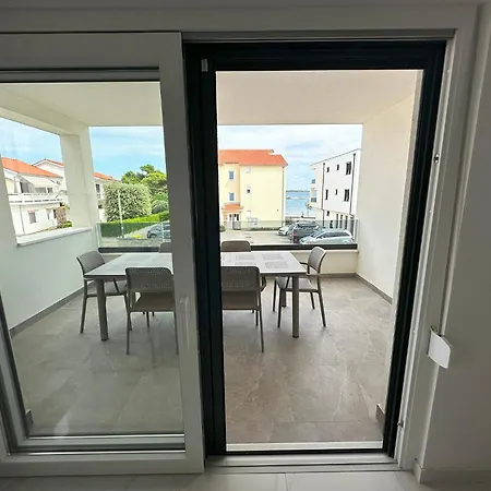 Beautiful New Palmtree Ii Apartment Vir